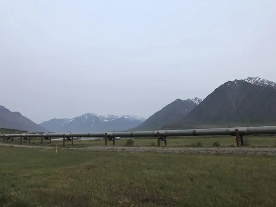 A view of the Alaska Pipeline along the Dalton Highway