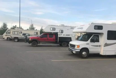 15 Best Practices of RV Camping at Wal Mart – Ultimate Guide to Overnight Parking at Walmart (2022)
