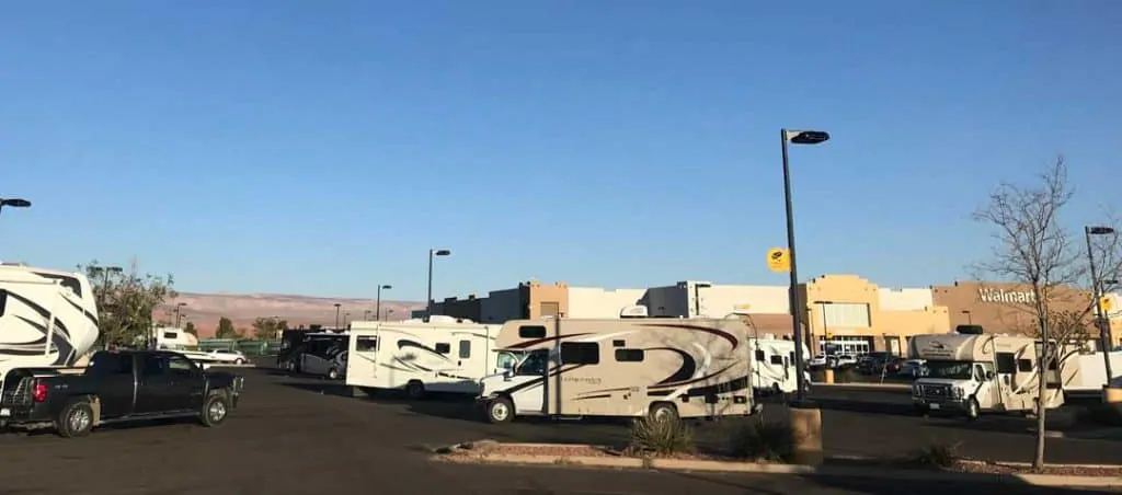 Lots of RVs parked for Overnight camping at Wal Mart